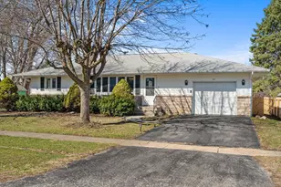 29 W Oak St, Piper City, IL 60959 - Photo 2