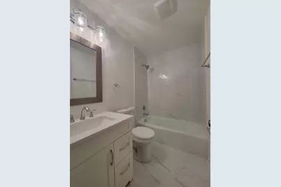 1 Oak Creek Drive #1308, Buffalo Grove, IL 60089 - Photo 10