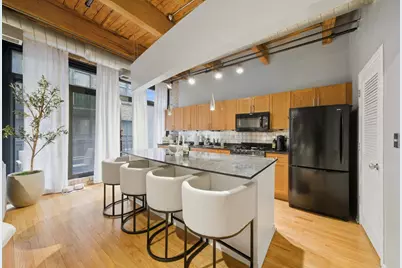 375 W Erie Street #323, Chicago, IL 60654 - Photo 6