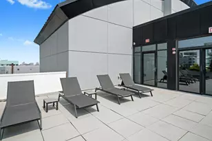 375 W Erie St, Chicago, IL 60654 - Photo 18