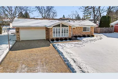 507 Northgate Road, Lindenhurst, IL 60046 - Photo 2