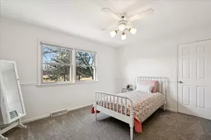 930 King Richards Ct, Deerfield, IL 60015 - Photo 18