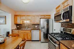 317 Woodbury Ct, Schaumburg, IL 60193 - Photo 8