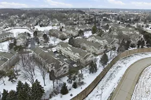 171 Monarch Dr, Streamwood, IL 60107 - Photo 2