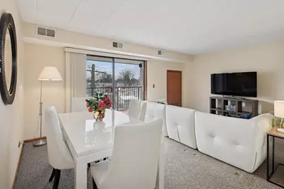 5411 W Lawrence Avenue #3C, Chicago, IL 60630 - Photo 2