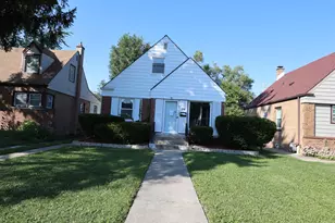 24 166th Pl, Calumet City, IL 60409 - Photo 1