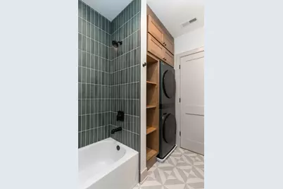 3317 N Avers Avenue, Chicago, IL 60618 - Photo 18