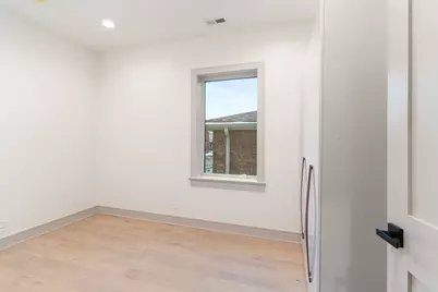 3317 N Avers Avenue, Chicago, IL 60618 - Photo 8