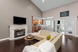 2062 30th St, Rock Island, IL 61201 - Photo 6