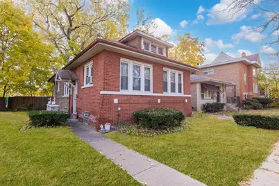 8129 S Cornell Avenue, Chicago, IL 60617 - Photo 2