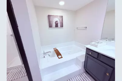 1670 N Douglas Court, Arlington Heights, IL 60004 - Photo 12