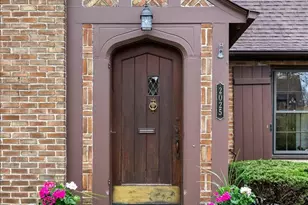 2025 Thornwood Ave, Wilmette, IL 60091 - Photo 2
