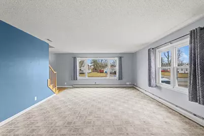 726 E Thompson Avenue, Hoopeston, IL 60942 - Photo 10