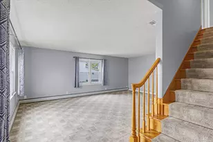 726 E Thompson Ave, Hoopeston, IL 60942 - Photo 6