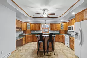 726 E Thompson Ave, Hoopeston, IL 60942 - Photo 16