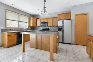 260 S Westminister Ct, Round Lake, IL 60073 - Photo 10