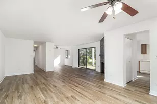 1467 Fairlane Dr, Schaumburg, IL 60193 - Photo 6