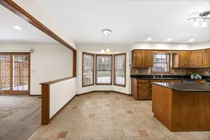 1810 Huntington Rd, Saint Charles, IL 60174 - Photo 12