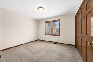 1810 Huntington Rd, Saint Charles, IL 60174 - Photo 22