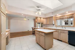 11118 S Natoma Ave, Worth, IL 60482 - Photo 10