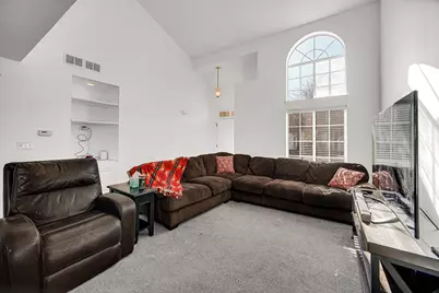 7 Dogwood Court, Lake in the Hills, IL 60156 - Photo 6