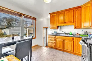 7528 Kenneth Ave, Skokie, IL 60076 - Photo 10