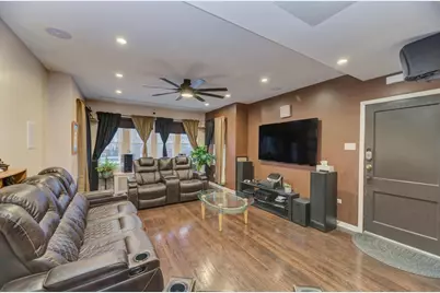1941 N Harding Avenue, Chicago, IL 60647 - Photo 6