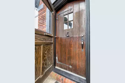 526 W Jackson Street, Woodstock, IL 60098 - Photo 2