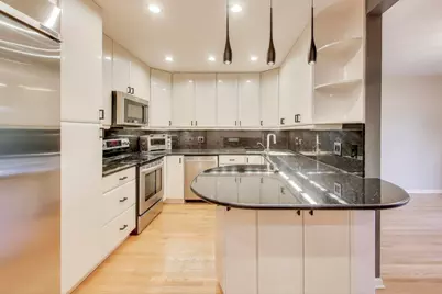 300 Boardwalk Place, Park Ridge, IL 60068 - Photo 10