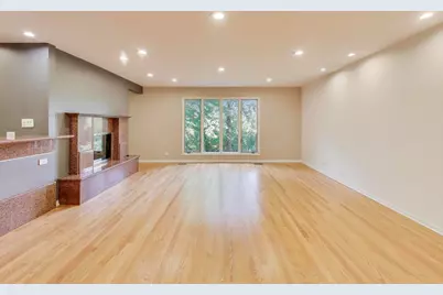 300 Boardwalk Place, Park Ridge, IL 60068 - Photo 4