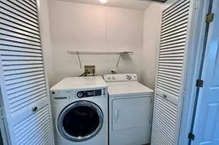 300 Lunt Ave, Schaumburg, IL 60193 - Photo 22