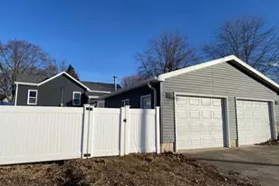 109 W Iowa St, Spring Valley, IL 61362 - Photo 2