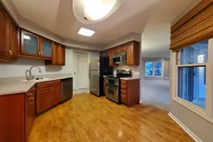 325 Satinwood Ct S, Buffalo Grove, IL 60089 - Photo 8