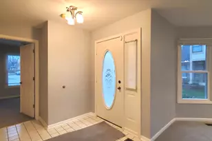 325 Satinwood Ct S, Buffalo Grove, IL 60089 - Photo 2