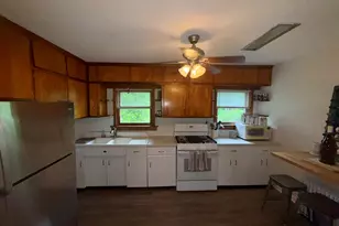 1270 Benson Ln, Green Oaks, IL 60048 - Photo 4