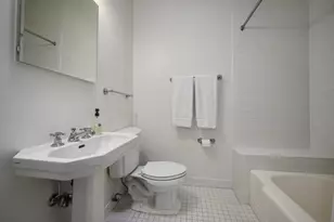 75 E Elm St, Chicago, IL 60611 - Photo 32