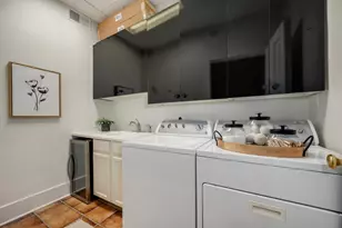 75 E Elm St, Chicago, IL 60611 - Photo 36