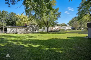 910 Dawn Ct, Dekalb, IL 60115 - Photo 18