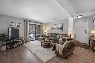 4714 Northfox Ln, McHenry, IL 60050 - Photo 2