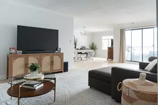 448 Raintree Ct, Glen Ellyn, IL 60137 - Photo 2