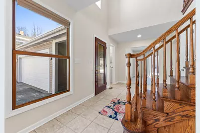 9 Edgewood Road, Vernon Hills, IL 60061 - Photo 2