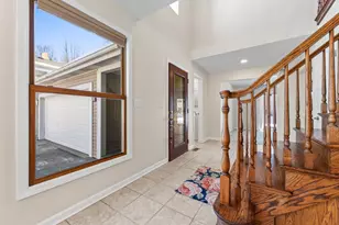 9 Edgewood Rd, Vernon Hills, IL 60061 - Photo 2