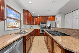 9 Edgewood Rd, Vernon Hills, IL 60061 - Photo 14