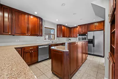 9 Edgewood Road, Vernon Hills, IL 60061 - Photo 12