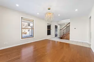 9 Edgewood Rd, Vernon Hills, IL 60061 - Photo 22