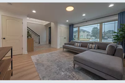 8237 N Newland Avenue, Niles, IL 60714 - Photo 6