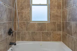 8237 N Newland Ave, Niles, IL 60714 - Photo 32