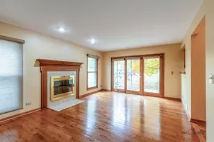 1551 Crowfoot Cir N, Hoffman Estates, IL 60169 - Photo 18