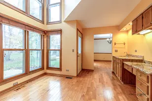 1551 Crowfoot Cir N, Hoffman Estates, IL 60169 - Photo 12