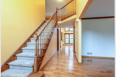 1551 Crowfoot Circle N, Hoffman Estates, IL 60169 - Photo 4